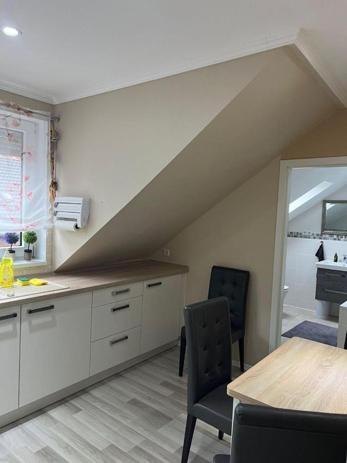 Zentral Gelegenes Apartment In Moenchengladbach Mit W-Lan Eksteriør bilde